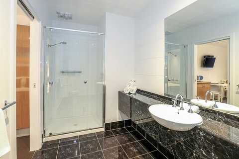 Belmercer Motel - Surfers Gold Coast 2