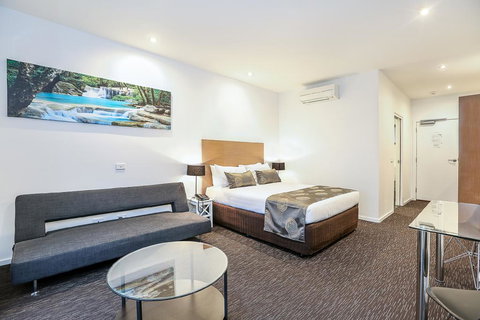Belmercer Motel - Surfers Gold Coast 0