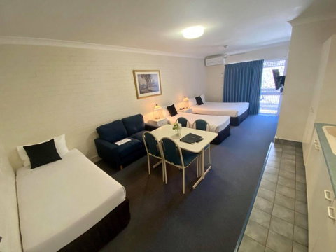 Benson Court Motel - Surfers Gold Coast 1