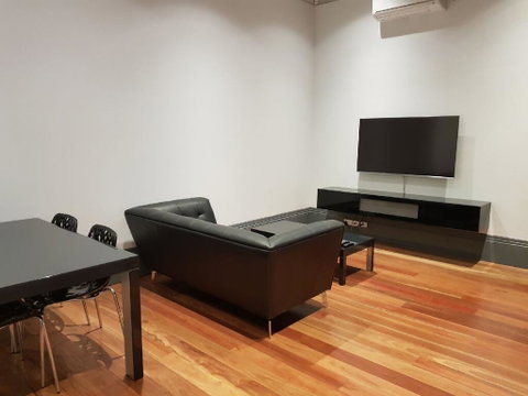 Bespoke On Main - Surfers Gold Coast 1