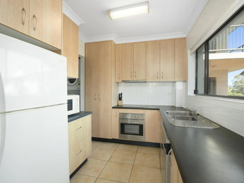 BILINGA GARDENS, UNIT 7 - Surfers Gold Coast 2