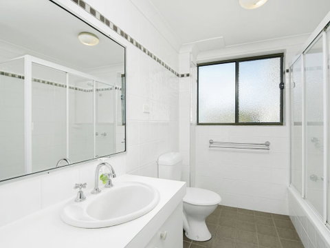 BILINGA GARDENS, UNIT 7 - Surfers Gold Coast 1