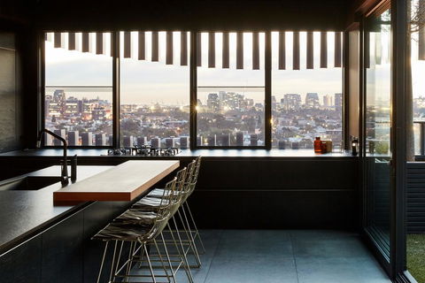 Birdcage Penthouse Luxury Melbourne Ultra Modern Industrial Chic - Surfers Gold Coast 1