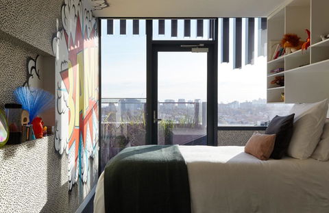 Birdcage Penthouse Luxury Melbourne Ultra Modern Industrial Chic - Surfers Gold Coast 2