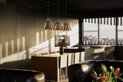 Birdcage Penthouse Luxury Melbourne Ultra Modern Industrial Chic - Surfers Gold Coast 3