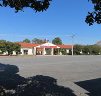 Bishops Lodge Narrandera - Surfers Gold Coast