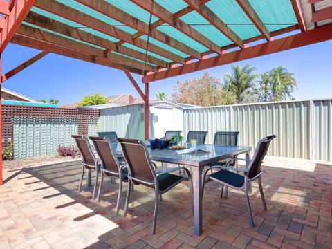 Blue Bay, 83a Rocky Point Road - Foxtel & Air Conditioning Downstairs - Surfers Gold Coast 2