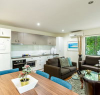 Bluewater 1 - Rainbow Shores Amazing Location Easy Walk To Beach Pool Aircon Outdoor spa - Surfers Gold Coast