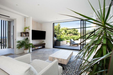 The Treehouse Penthouse - Surfers Gold Coast 2