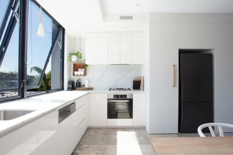 The Treehouse Penthouse - Surfers Gold Coast 3