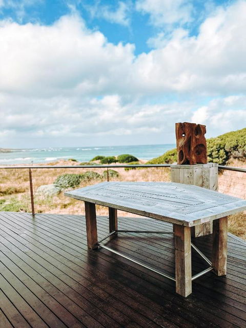 Wave Retreat, King Island - Surfers Gold Coast 1
