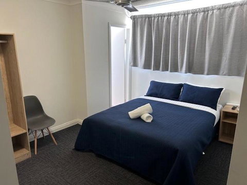 Warners Bay Hotel - Surfers Gold Coast 2