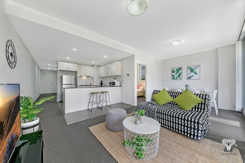WARRICK FRAM 3 BEDS APT FREE PARKING WALK TO WESTFIELD CLOSE TO HOSPITAL NWF003 - Surfers Gold Coast 0