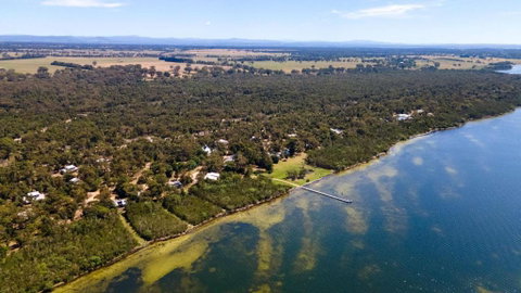 Amphion - Waterfront Retreat - Surfers Gold Coast 3