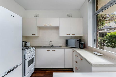 YNG03 - Cremorne - Young Street - Surfers Gold Coast 2