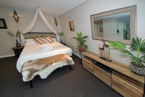 ZANZIBAR FANTASTIC 1 Bedroom APARTMENT - Surfers Gold Coast 0