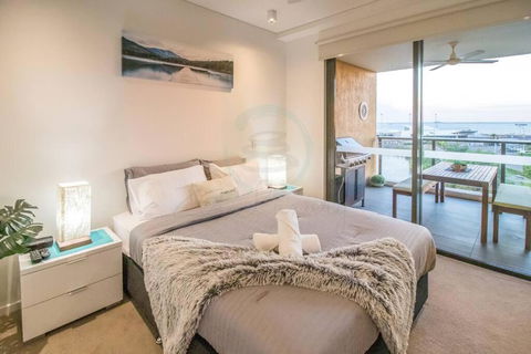 ZEN BY THE OCEAN - 1-BR Executive Biz Retreat - Surfers Gold Coast 1