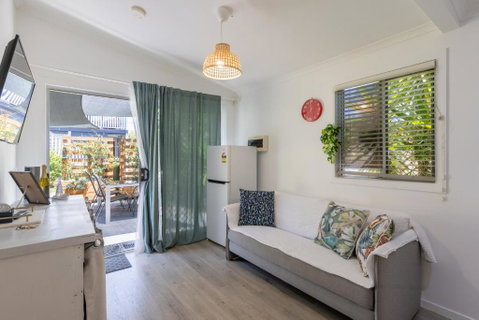Zen Escape Guest House- Zen Garden Tiny Home, Nooky Studio - Surfers Gold Coast 0