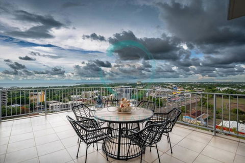 ZEN Pinnacle Penthouse (2) 3-BR Panoramic Retreat - Surfers Gold Coast 0