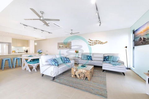 ZEN POINT PENTHOUSE 3-BR Executive W/front Retreat - Surfers Gold Coast 3