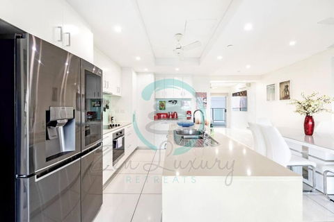 ZEN Tree Blossom: 3-BR Luxury Apt Near Waterfront - Surfers Gold Coast 2