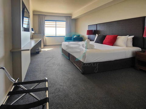 ZEN88 ESPLANADE: Hotel Suite W/ Ocean/Sunset Views - Surfers Gold Coast 1