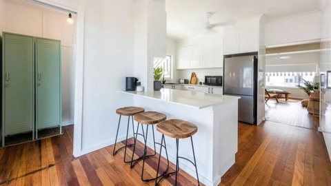 Zephyr - Surfers Gold Coast 1