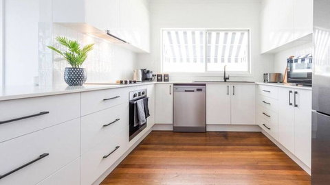 Zephyr - Surfers Gold Coast 2