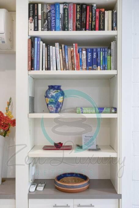 ZEN TREETOPS - Boutique 2-BR Apt W/ Private Pool - Surfers Gold Coast 1