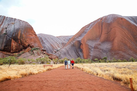 2-Day Uluru (Ayers Rock) And Kata Tjuta Trip From Alice Springs - Surfers Gold Coast 1