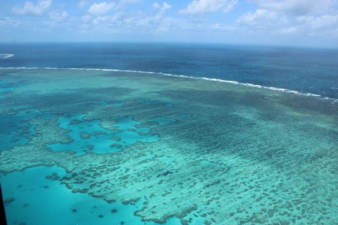 Reef And Island Scenic Flight From Airlie Beach - Surfers Gold Coast 1