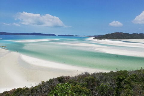 2-Night Whitsundays Sailing Cruise Incl. Whitehaven Beach & Great Barrier Reef - Surfers Gold Coast 1