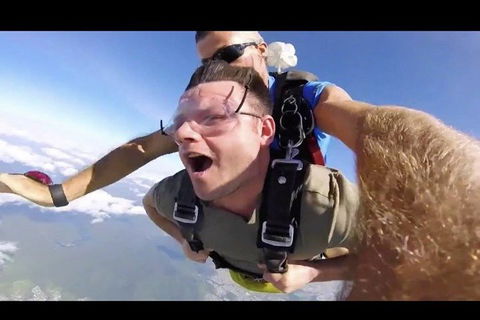 Reef And Rainforest Tandem Sky Dive In Cairns - Surfers Gold Coast 1