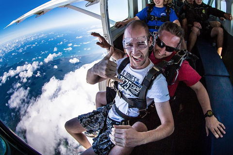 Reef And Rainforest Tandem Sky Dive In Cairns - Surfers Gold Coast 2