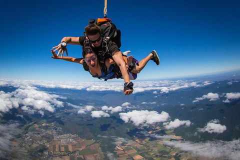 Reef And Rainforest Tandem Sky Dive In Cairns - Surfers Gold Coast 3
