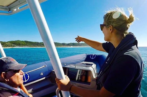 Julian Rocks Byron Bay Cruise - Surfers Gold Coast 3