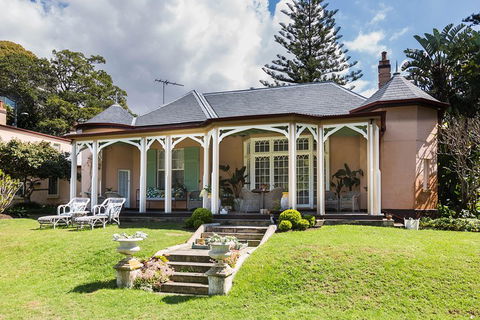 Eastern Suburbs Of Sydney, Woolloomooloo And Barangaroo - Surfers Gold Coast 1