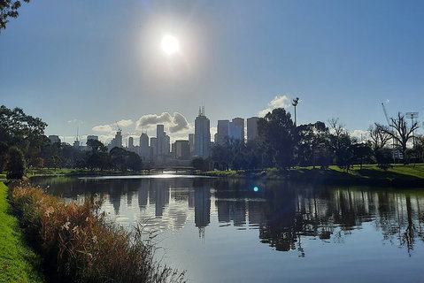 Guided Walking Tour Of Melbourne Yarra River - Surfers Gold Coast 1